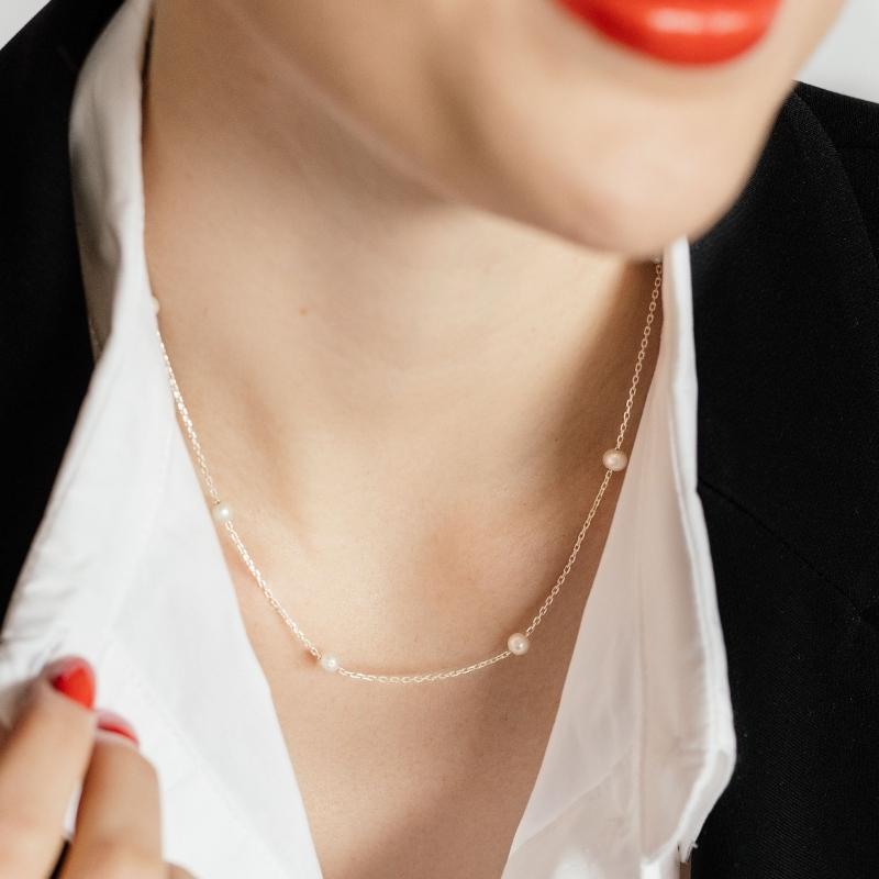 Scattered Pearl Necklace