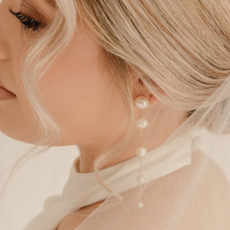 Fading Pearl Drop Earrings