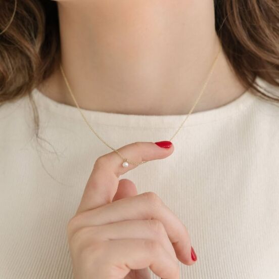 Dainty Pearl Necklace