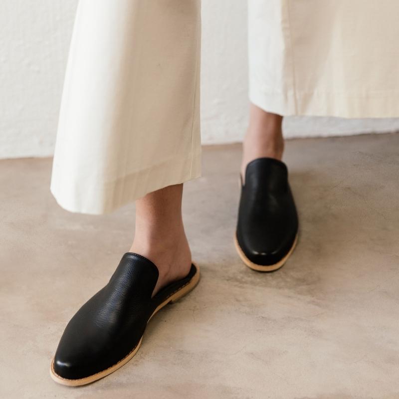 New York Mules - Black - Image 2