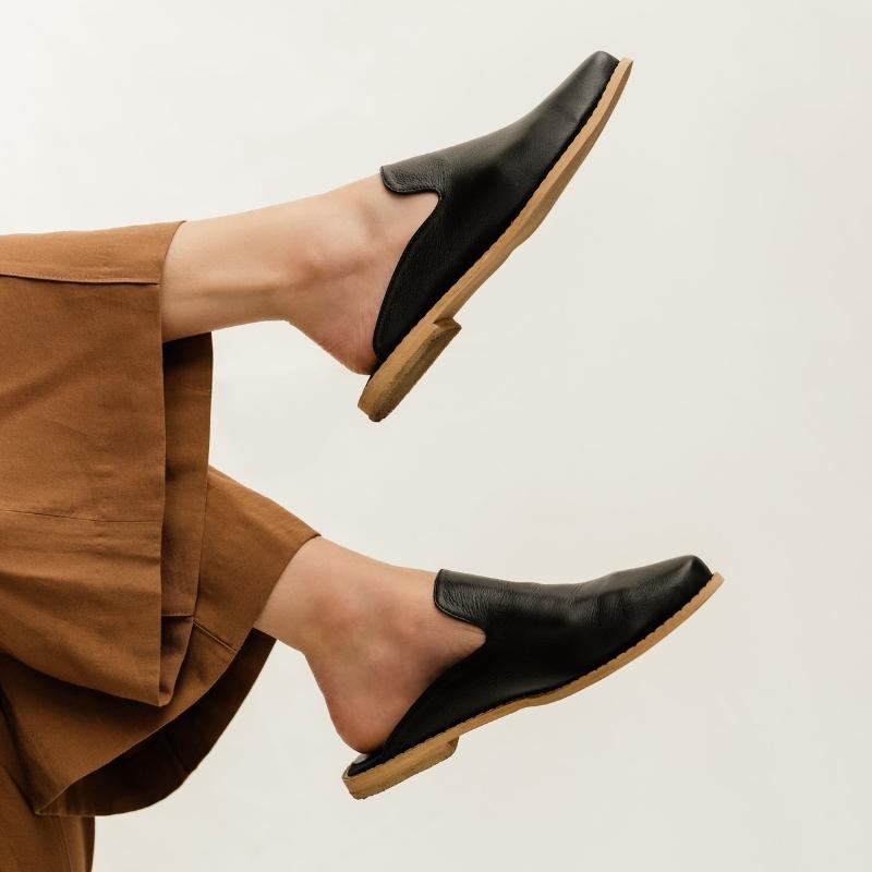 New York Mules - Black - Image 3