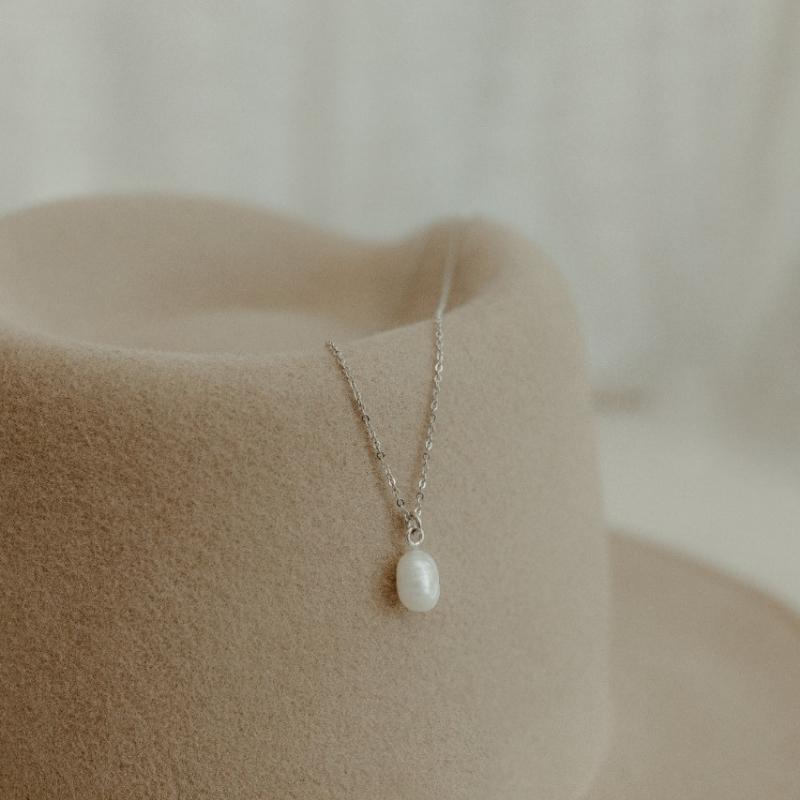 Single Pearl Necklace - Image 3