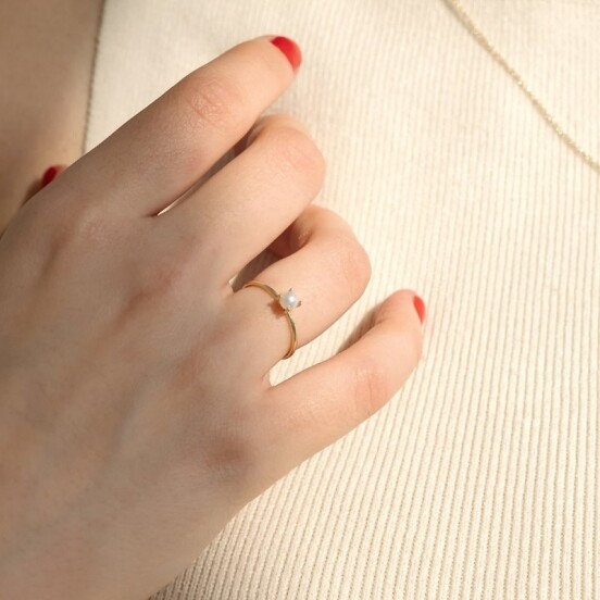 Delicate Pearl Claw Ring