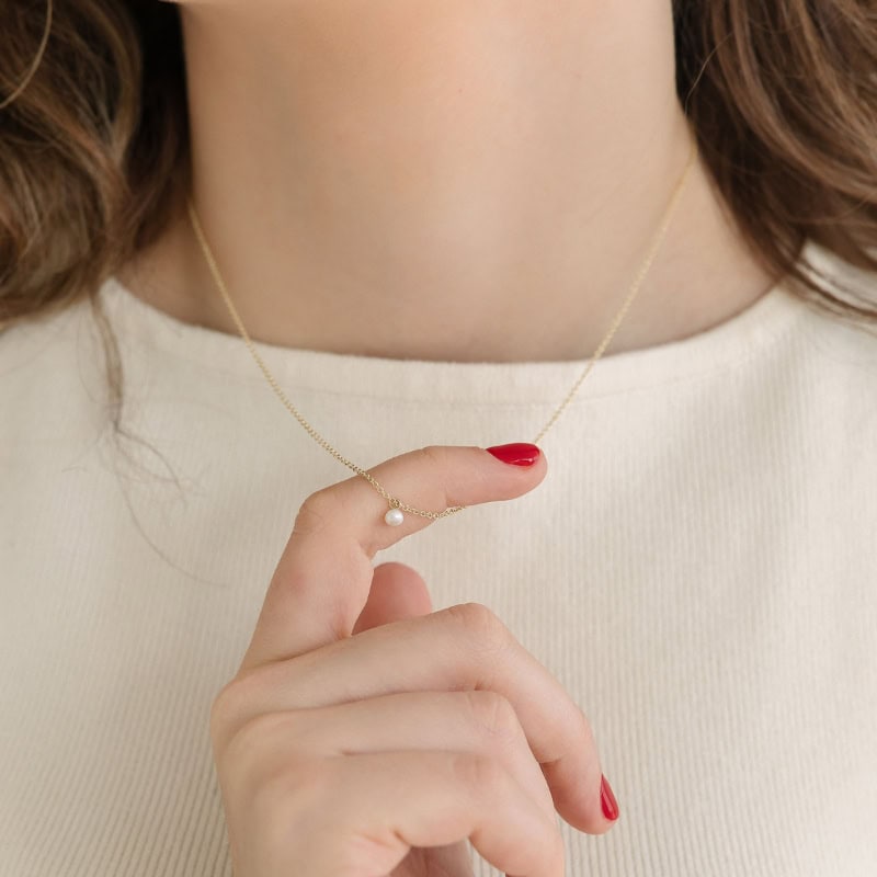 Dainty Pearl Necklace