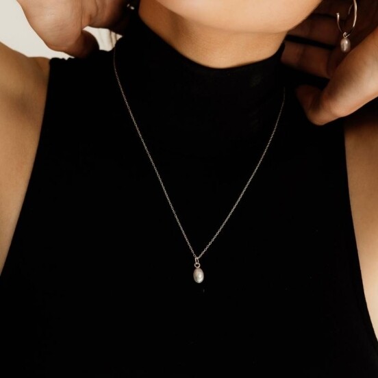 Single Pearl Necklace
