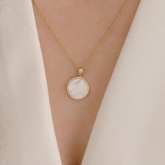 Mother-of-Pearl Circular Necklace