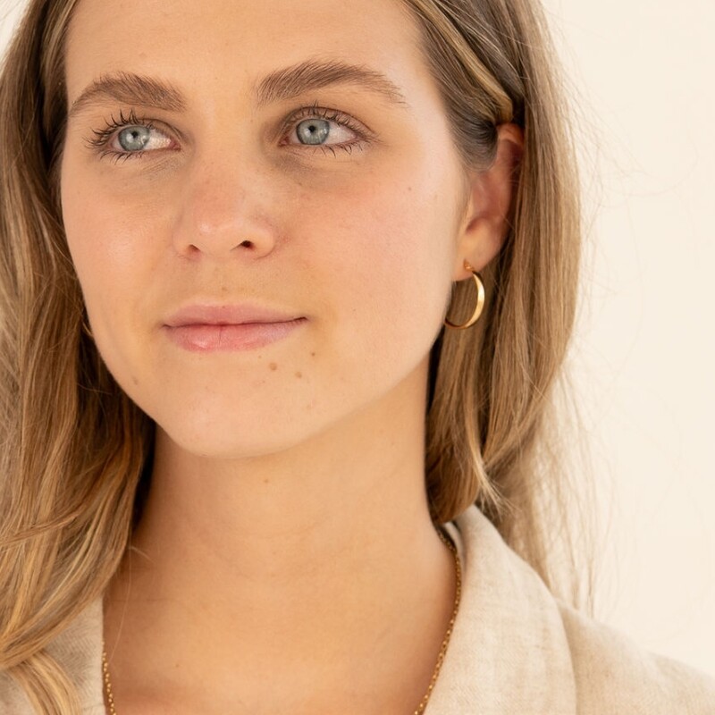 Elegant Hoop Earrings - Image 3