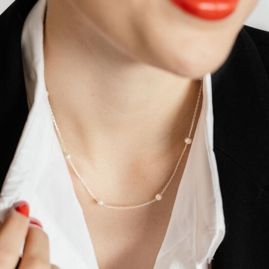 Scattered Pearl Necklace