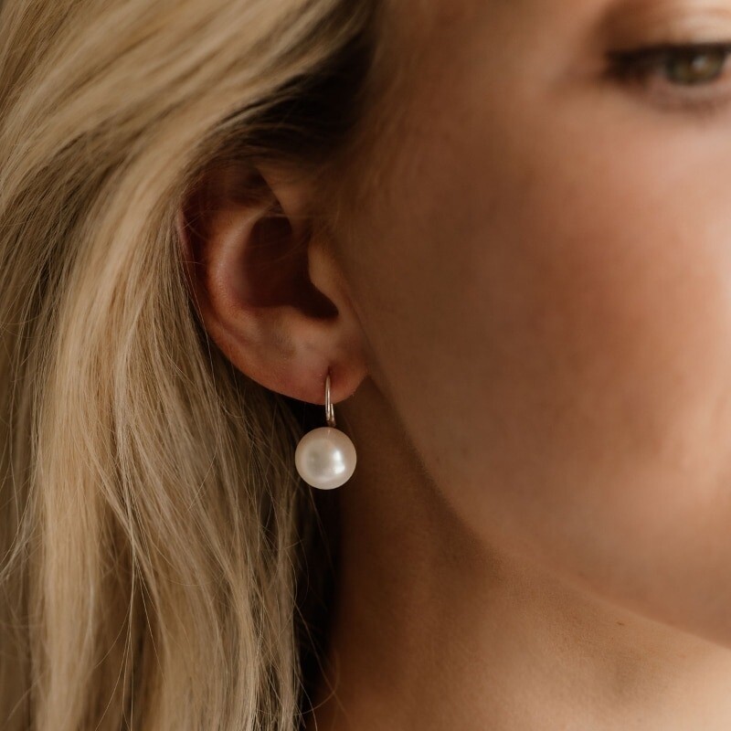 Dangle Pearl Earrings